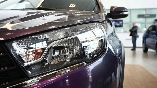 Госучреждения Петербурга и Ленобласти сократили закупки автомобилей