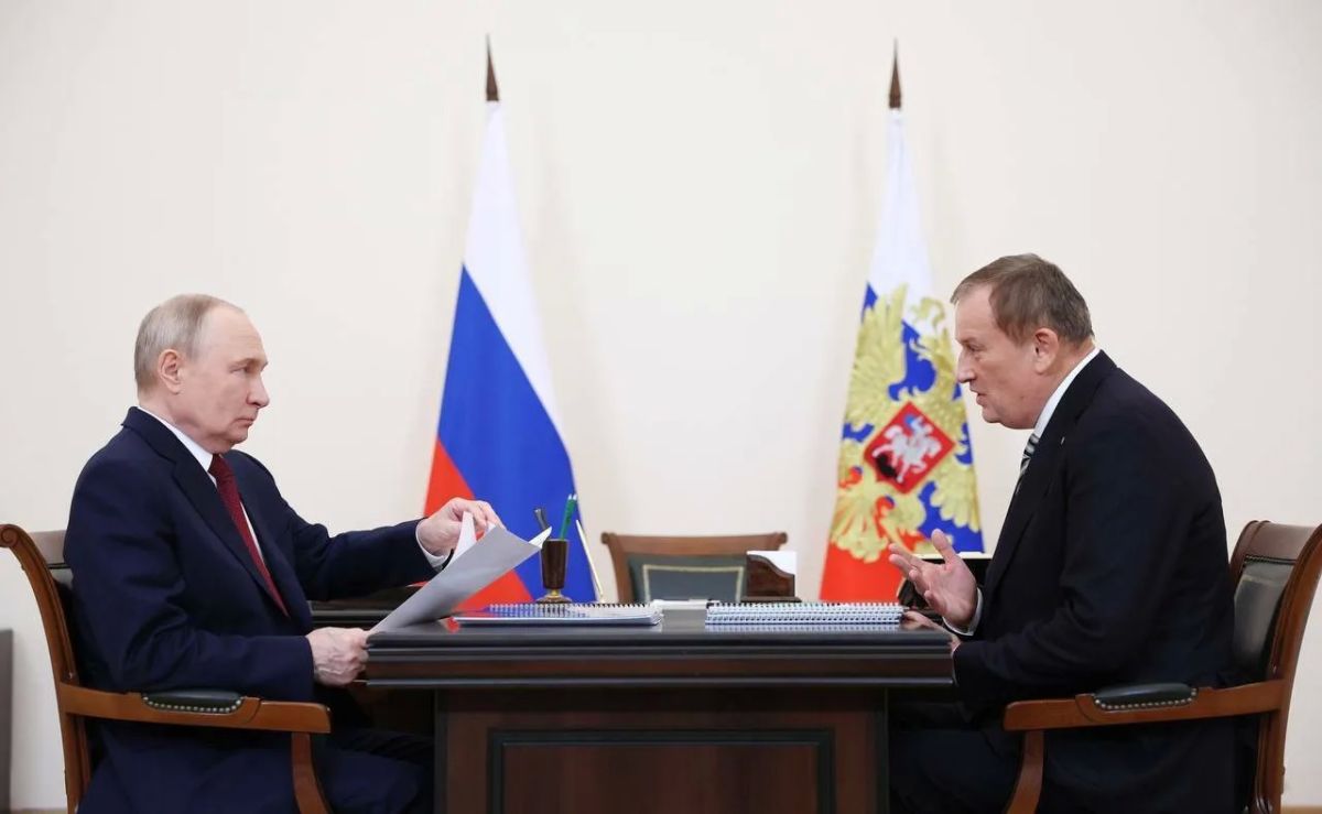 Александр Дрозденко поздравил с днем рождения Владимира Путина Александр Дрозденко поздравил с днем рождения Владимира Путина