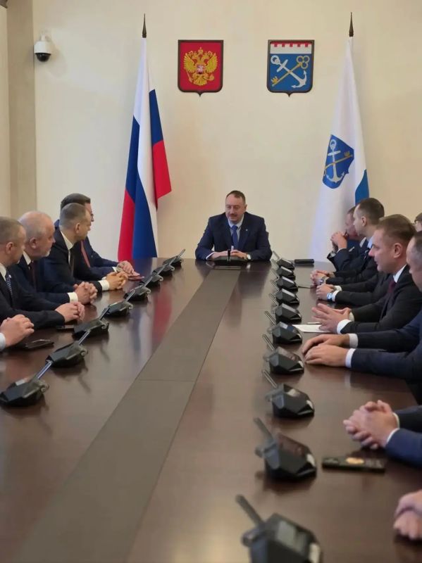 Председатель Избирательной комиссии Ленинградской области Михаил Лебединский вручил удостоверения депутатам Законодательного собрания Ленинградской области восьмого созыва Председатель Избирательной комиссии Ленинградской области Михаил Лебединский вручил удостоверения депутатам Законодательного собрания Ленинградской области восьмого созыва