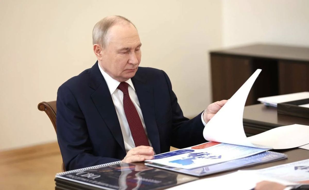 Александр Дрозденко поздравил с днем рождения Владимира Путина