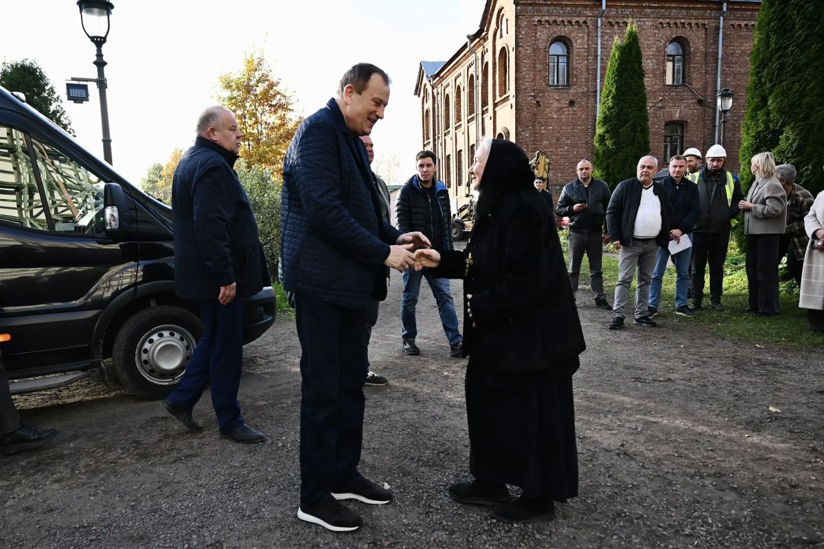 Александр Дрозденко: В Старой Ладоге история лежит буквально под ногами Александр Дрозденко: В Старой Ладоге история лежит буквально под ногами