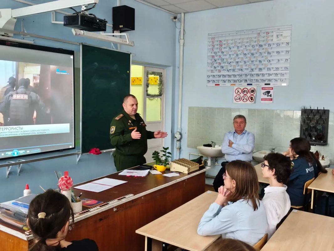 Военные следователи СК России провели урок мужества для кадет Военные следователи СК России провели урок мужества для кадет