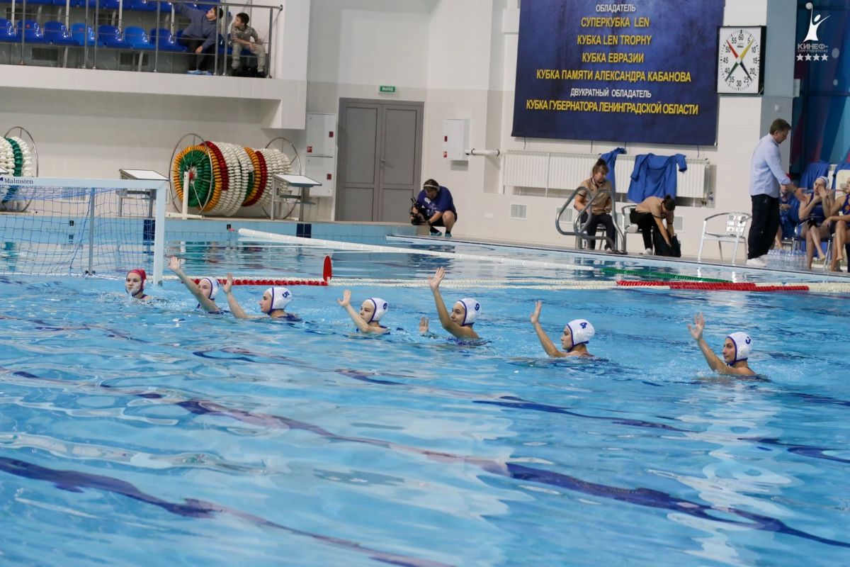 Вчера в Центре водного спорта «КИНЕФ» киришский клуб «КИНЕФ-Сургутнефтегаз» одержал уверенную победу над «Югрой» из Ханты-Мансийского автономного округа со счётом 10:5 в матче II тура Чемпионата Евразийской ватерпольной лиги! Вчера в Центре водного спорта «КИНЕФ» киришский клуб «КИНЕФ-Сургутнефтегаз» одержал уверенную победу над «Югрой» из Ханты-Мансийского автономного округа со счётом 10:5 в матче II тура Чемпионата Евразийской ватерпольной лиги!