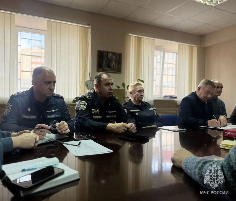 Связь поколений неразрывна: встреча ветеранов пожарной охраны в Гатчине Связь поколений неразрывна: встреча ветеранов пожарной охраны в Гатчине