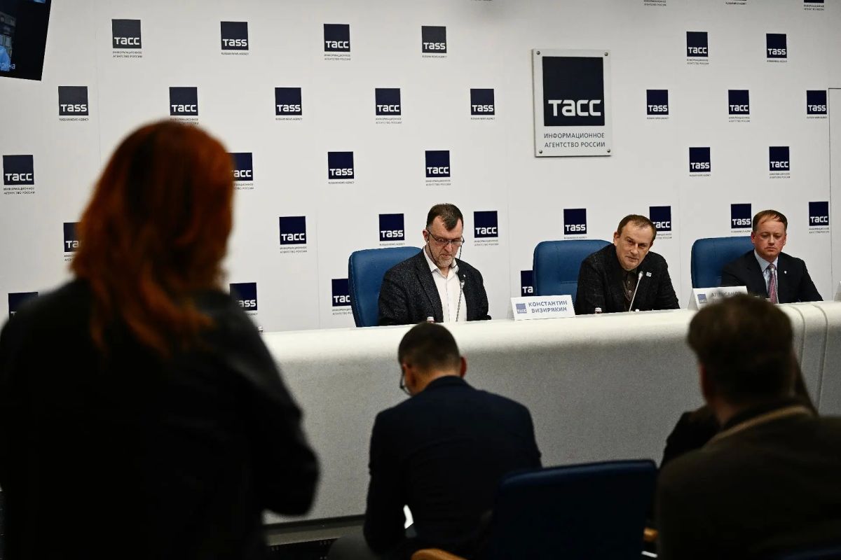 Александр Дрозденко: Готовность к зиме проверяется не отчётами и цифрами, а тем, насколько тепло в домах жителей Александр Дрозденко: Готовность к зиме проверяется не отчётами и цифрами, а тем, насколько тепло в домах жителей