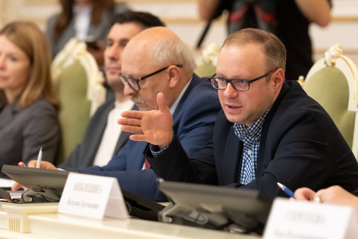 Рабочая группа ЗакСа единогласно выступила за полный запрет продажи вейпов в Петербурге