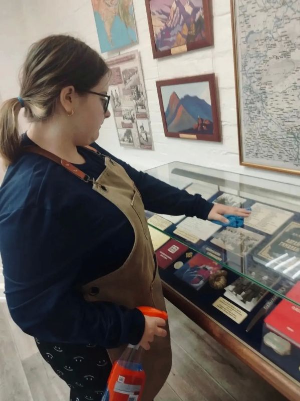 Первая работа в усадьбе: как подростки поддержали музей в Изваре Первая работа в усадьбе: как подростки поддержали музей в Изваре