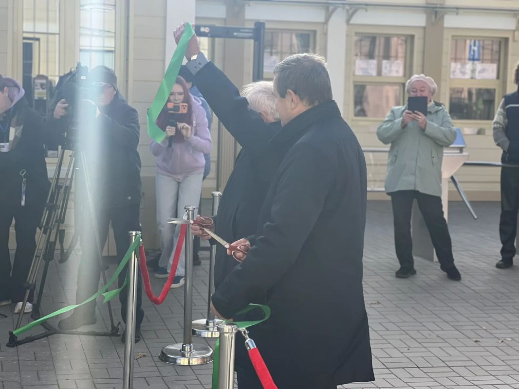 В Ботаническом саду Петра Великого состоялось торжественное открытие парадной входной группы В Ботаническом саду Петра Великого состоялось торжественное открытие парадной входной группы