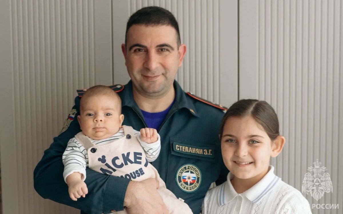 День отца — праздник, который напоминает нам быть папой — это не просто статус, а ежедневный труд, ответственность и огромная любовь День отца — праздник, который напоминает нам быть папой — это не просто статус, а ежедневный труд, ответственность и огромная любовь
