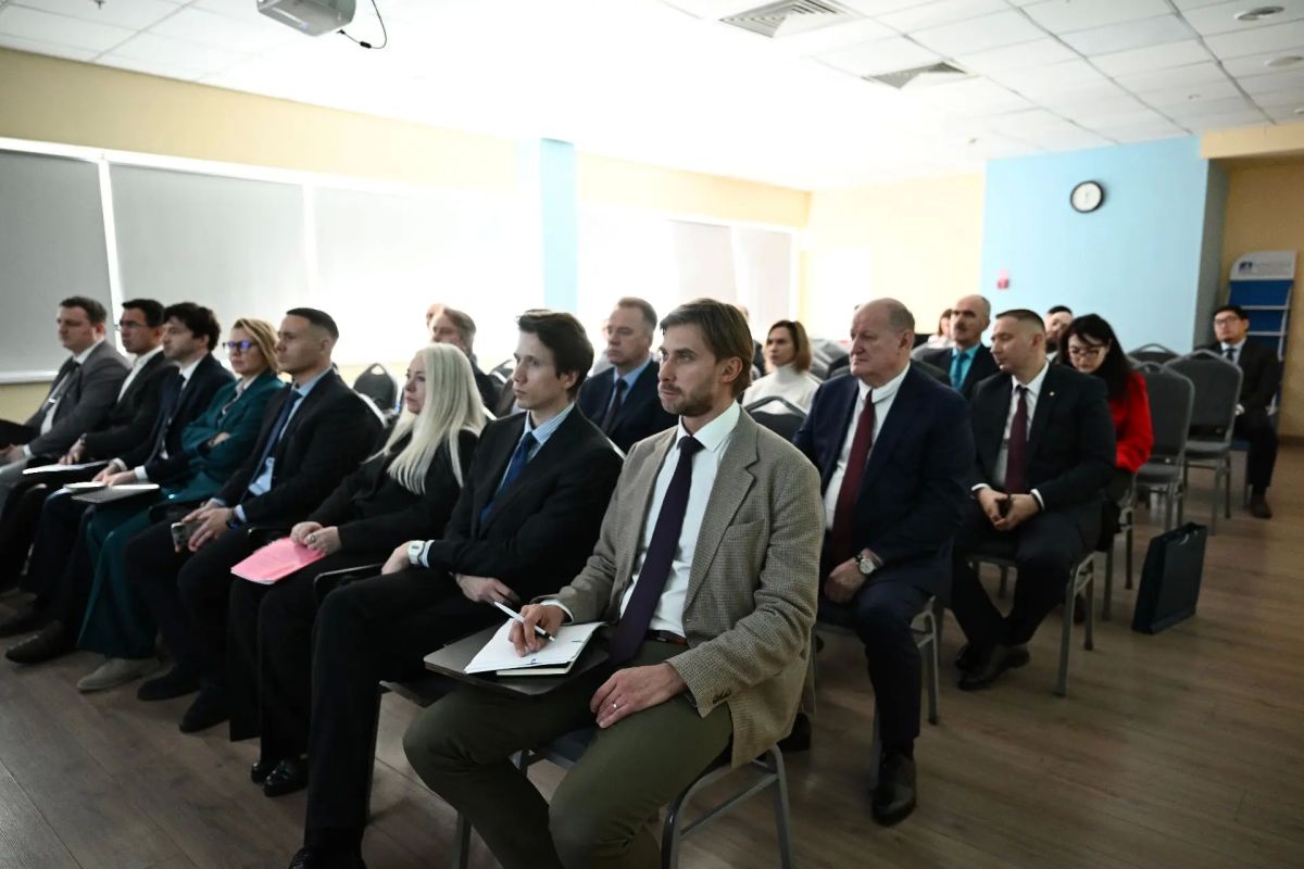 В столице Казахстана Торговый представитель РФ Антон Логинов встретился с представителями официальных и деловых кругов Ленинградской области В столице Казахстана Торговый представитель РФ Антон Логинов встретился с представителями официальных и деловых кругов Ленинградской области