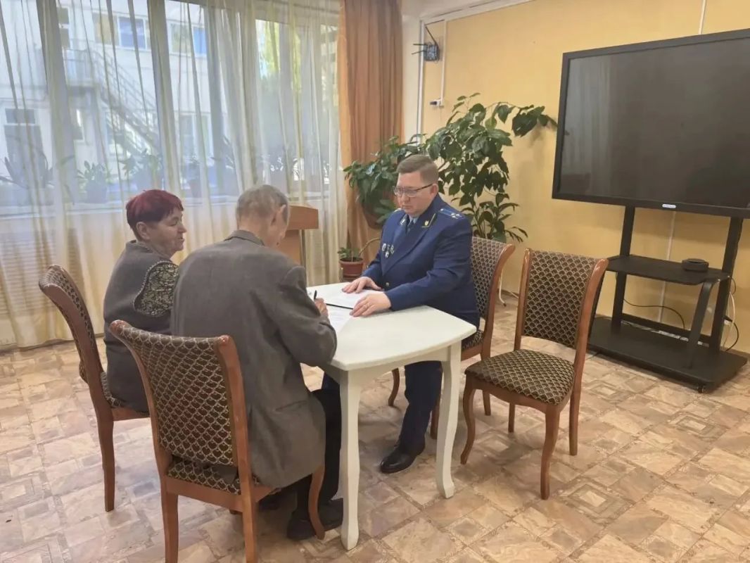 Выборгский городской прокурор провёл личный приём граждан Выборгский городской прокурор провёл личный приём граждан