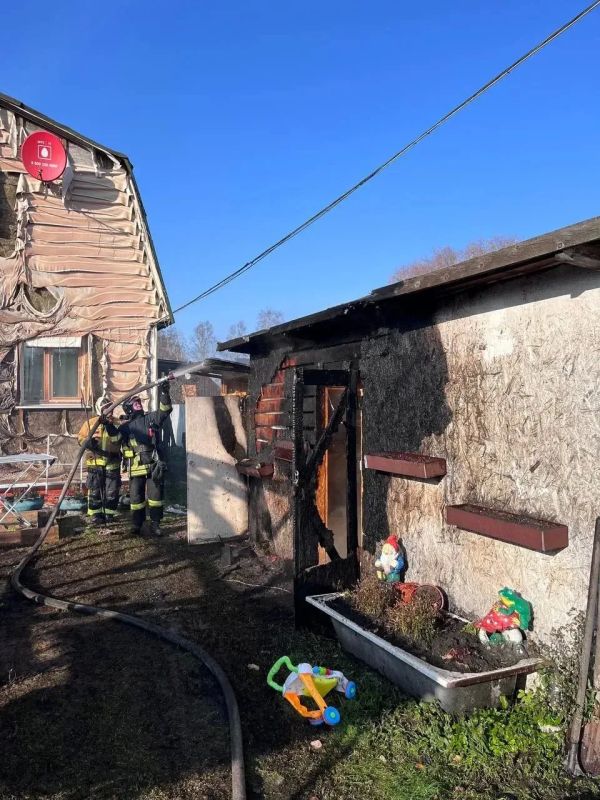 В Кировском районе на пожаре спасены женщина и полуторагодовалый ребенок В Кировском районе на пожаре спасены женщина и полуторагодовалый ребенок