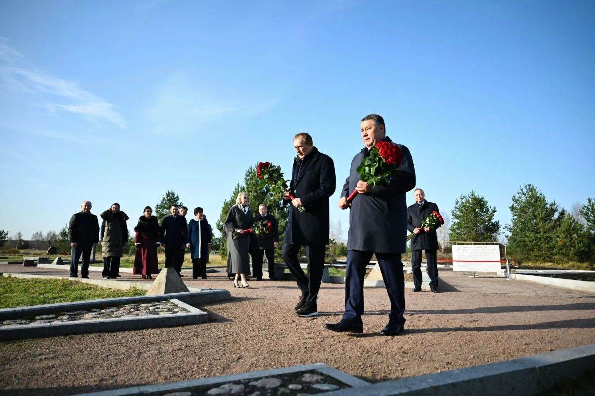 Полномочный представитель Президента Российской Федерации в Северо-Западном федеральном округе Игорь Руденя почтил память уроженцев Тверской области, защищавших Ленинград на «Невском пятачке» Полномочный представитель Президента Российской Федерации в Северо-Западном федеральном округе Игорь Руденя почтил память уроженцев Тверской области, защищавших Ленинград на «Невском пятачке»