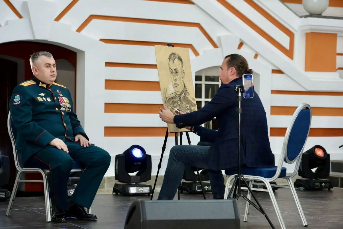Полуденный выстрел в Петропавловской крепости посвятили памяти погибших защитников Отечества Полуденный выстрел в Петропавловской крепости посвятили памяти погибших защитников Отечества