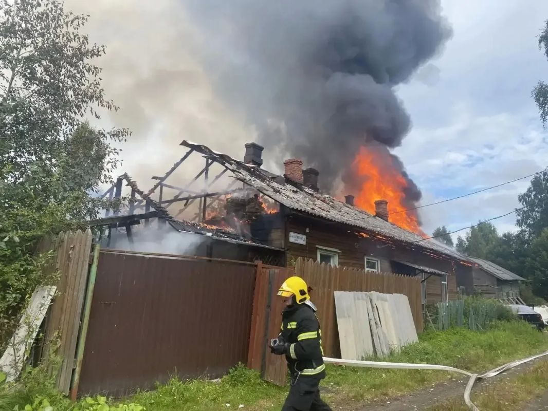 За прошедшие сутки подразделения территориального пожарно-спасательного гарнизона Ленинградской области реагировали на 17 оперативных событий: За прошедшие сутки подразделения территориального пожарно-спасательного гарнизона Ленинградской области реагировали на 17 оперативных событий: