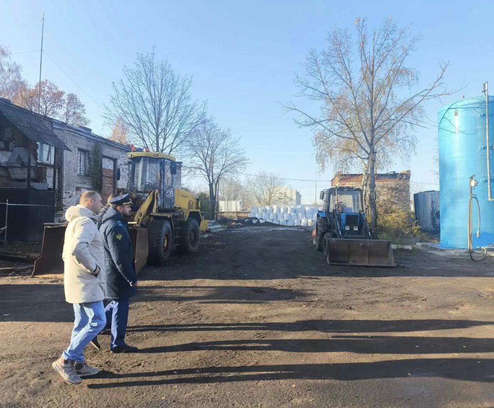 И. о. прокурора Ломоносовского района провёл проверку готовности дорожных служб к зиме И. о. прокурора Ломоносовского района провёл проверку готовности дорожных служб к зиме