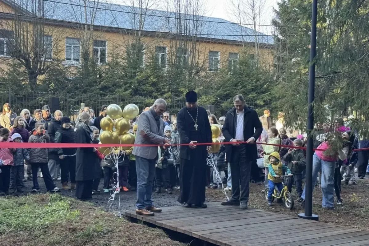 В Вырице открылось новое общественное пространство «Лесная сказка» В Вырице открылось новое общественное пространство «Лесная сказка»