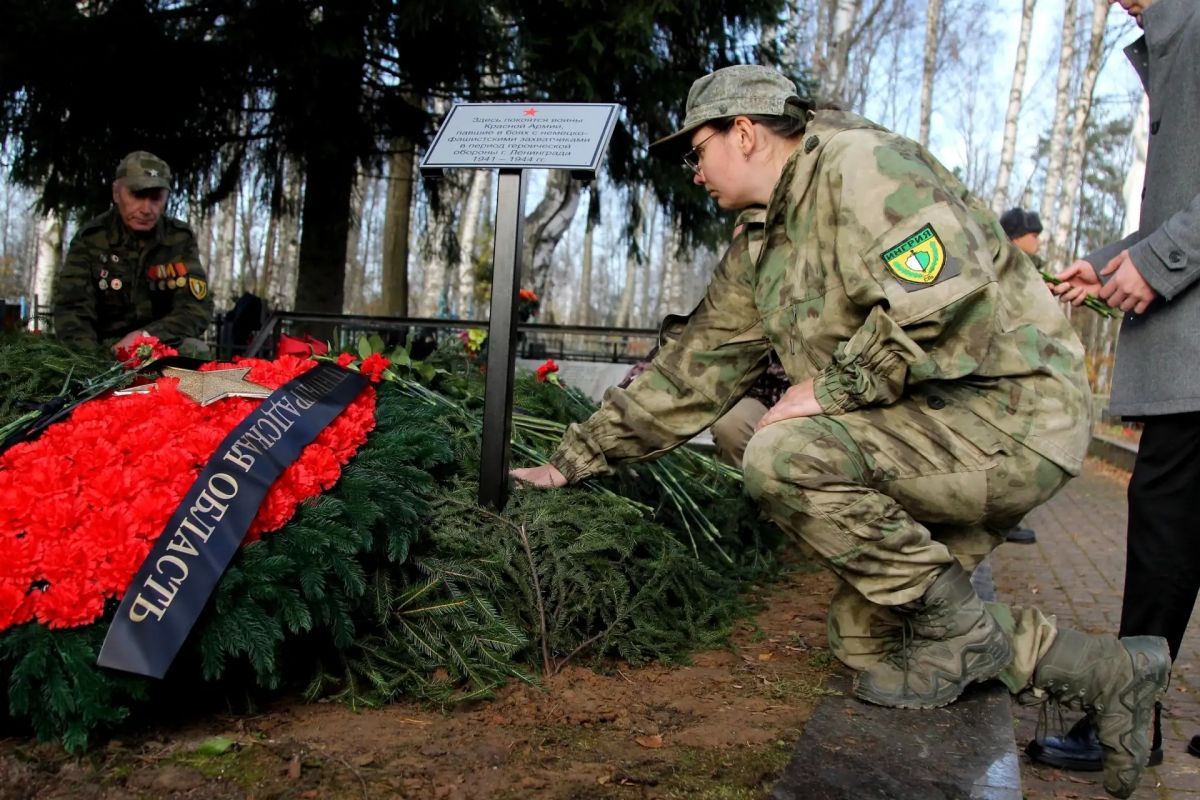 В поселке Мга захоронили останки бойцов и командиров Красной армии В поселке Мга захоронили останки бойцов и командиров Красной армии