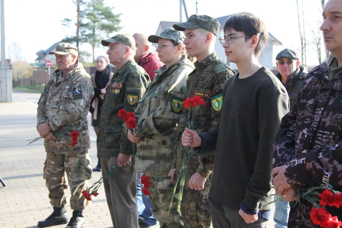 В поселке Мга захоронили останки бойцов и командиров Красной армии В поселке Мга захоронили останки бойцов и командиров Красной армии