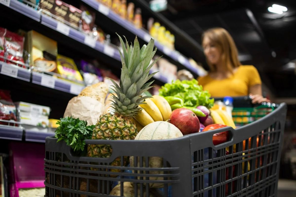 Стоимость минимального набора продуктов питания в Санкт-Петербурге в сентябре 2026 г. составила 9151,3 руб