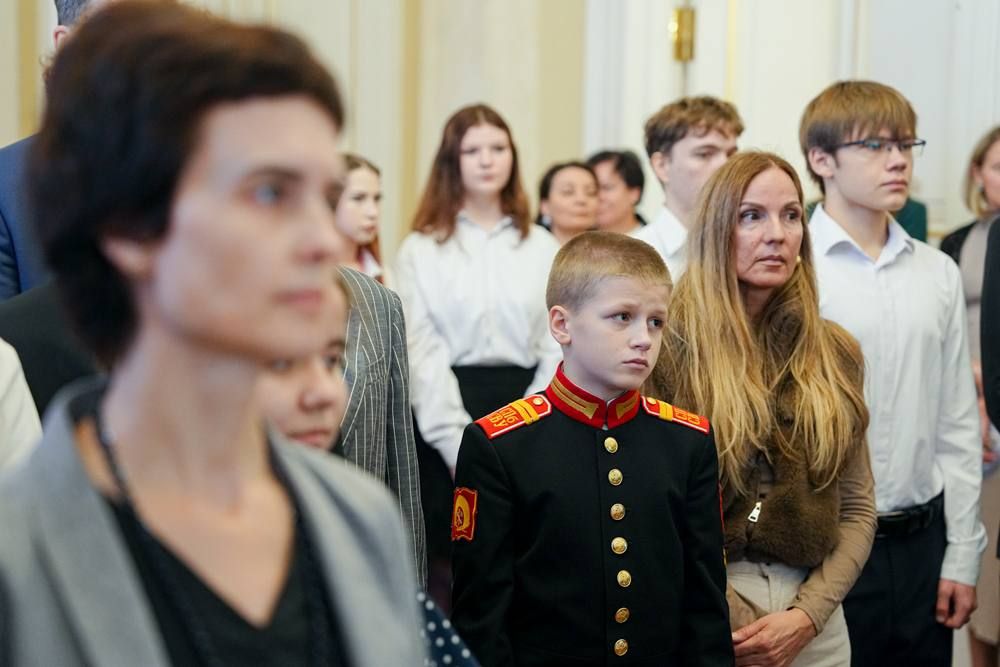 В Мариинском дворце представили работы участников конкурса «Ленинградская победа. Память поколений» В Мариинском дворце представили работы участников конкурса «Ленинградская победа. Память поколений»