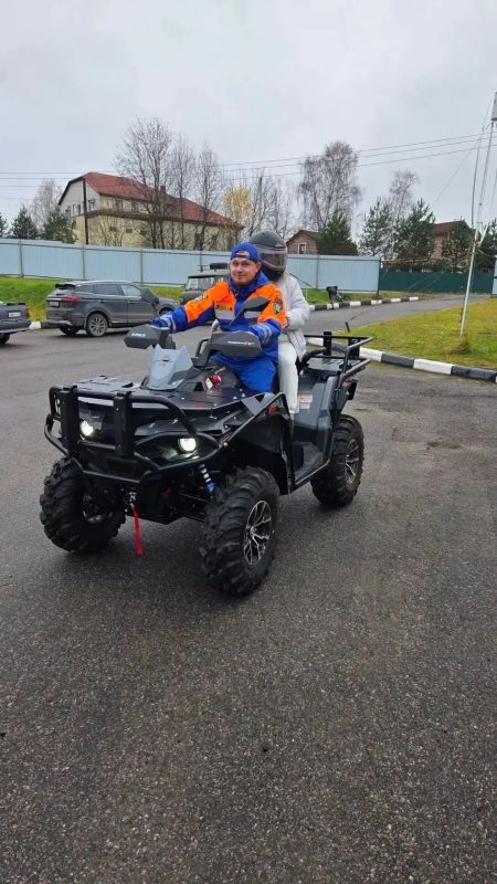 В поисково-спасательных отрядах Аварийно-спасательной службы Ленобласти прошёл день открытых дверей для семей сотрудников В поисково-спасательных отрядах Аварийно-спасательной службы Ленобласти прошёл день открытых дверей для семей сотрудников